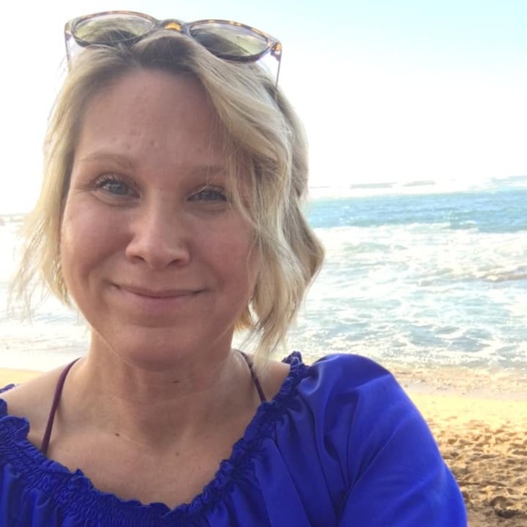 @threadsbykelly The Posh Librarian - Picture 5 of 8